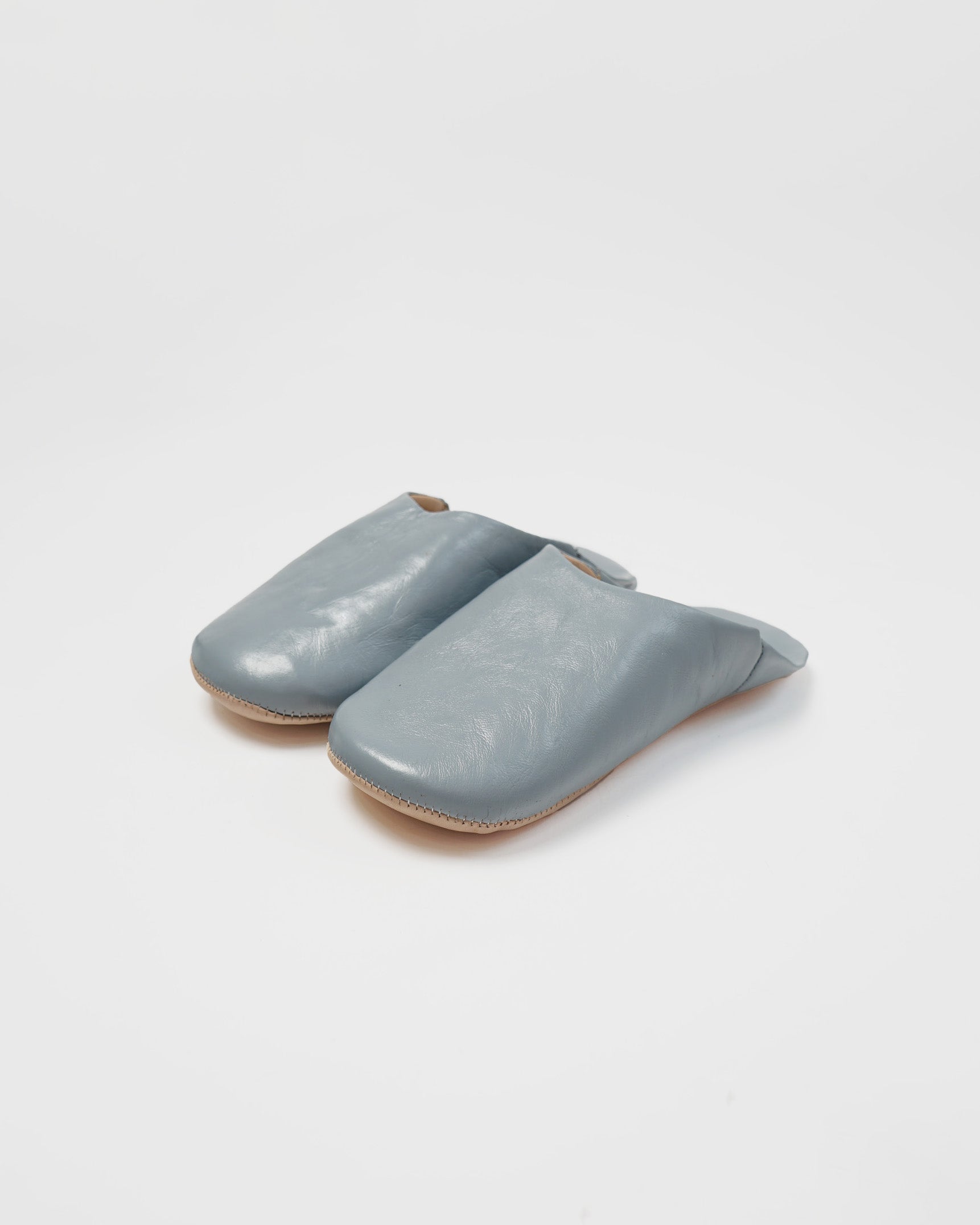 Moroccan Babouche Basic Slippers / Pearl Gray