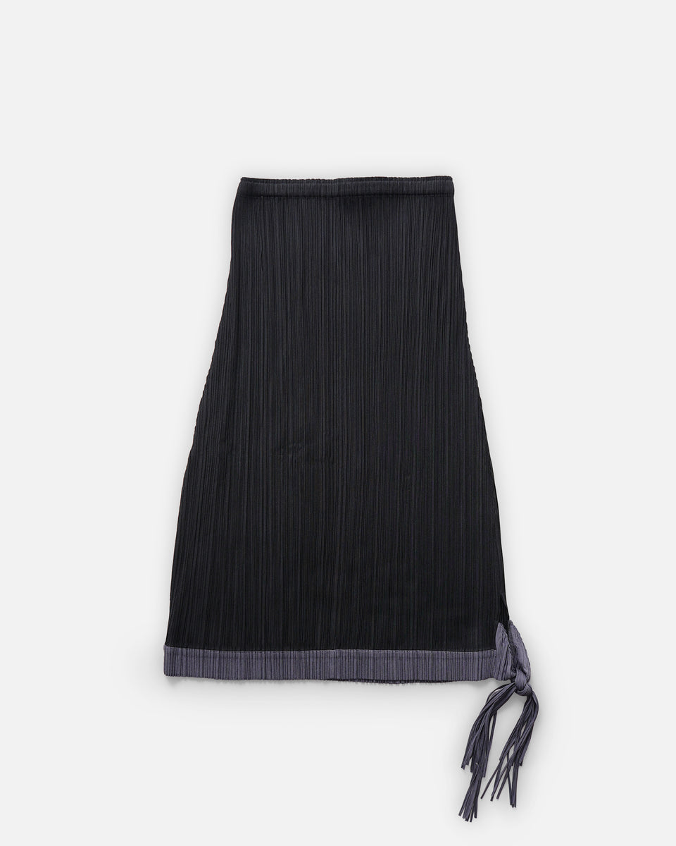 PLEATS PLEASE ISSEY MIYAKE Pleated Skirt Made in Japan – Front