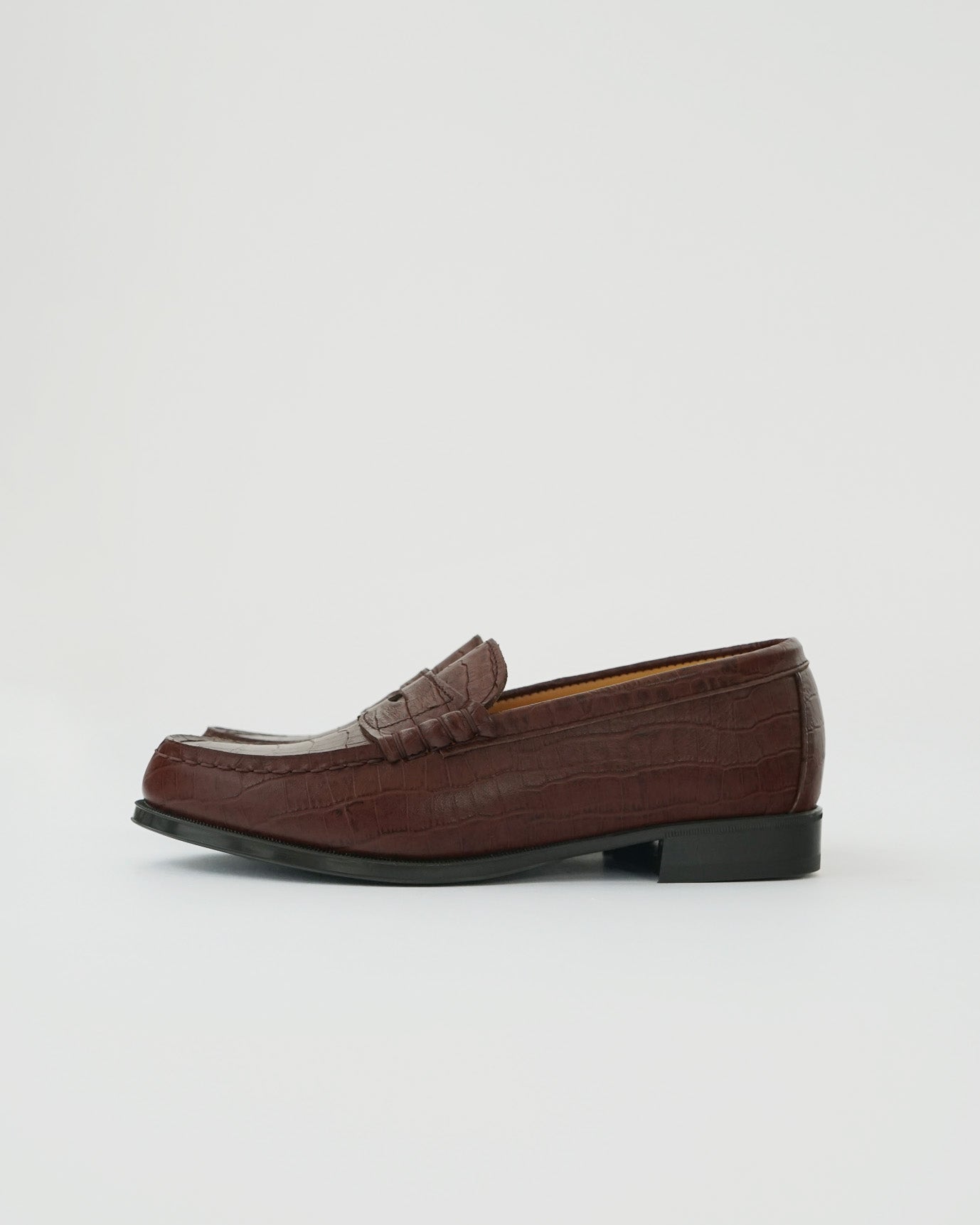 FGS Women's Embossed Leather Loafer / Brown