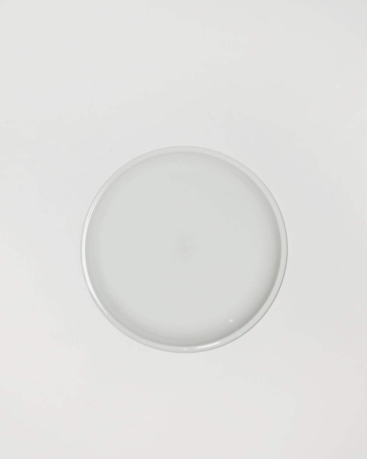 Plate Medium 200/ Teruhiro Yanagihara