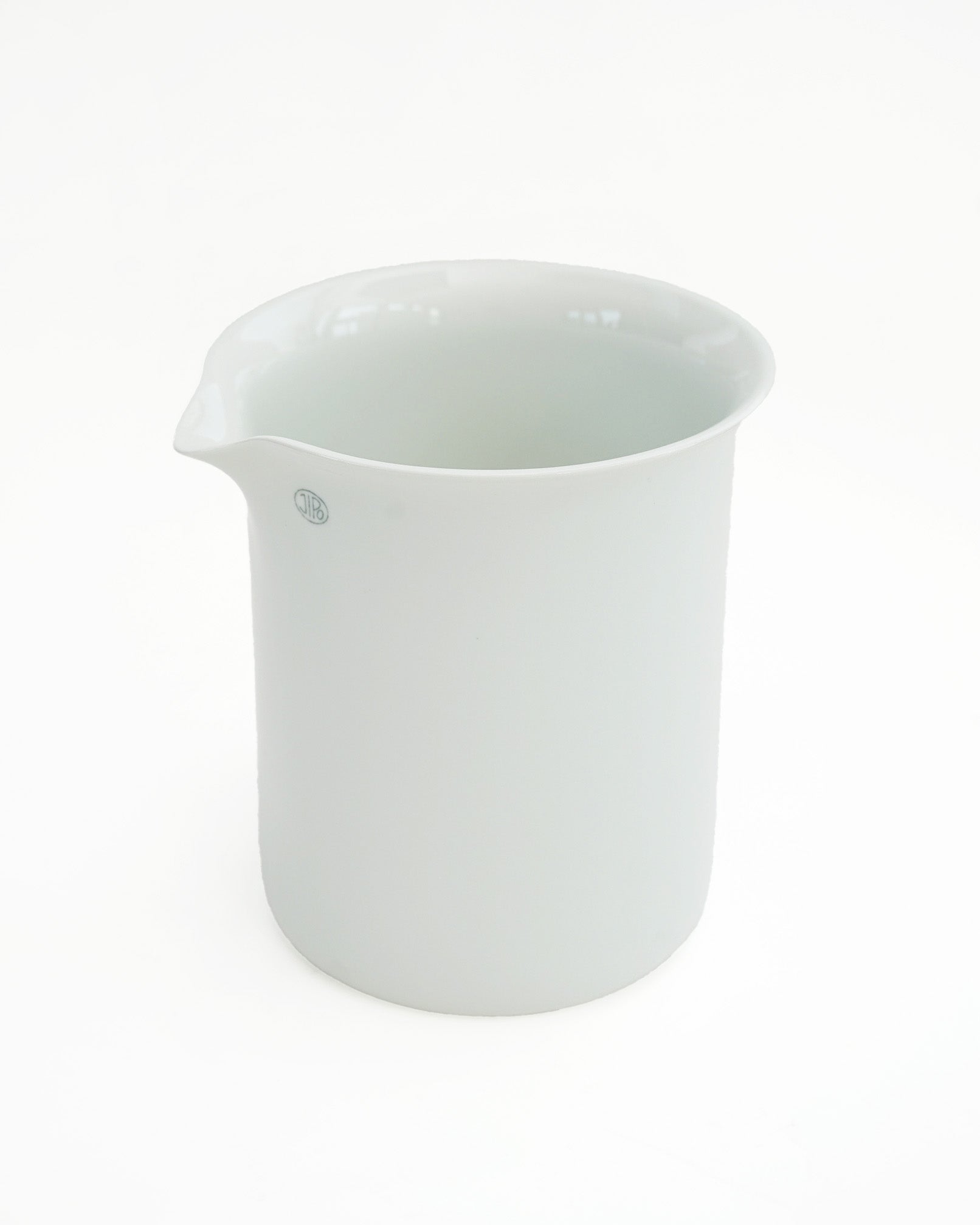 Beaker Low Spout / 227/4