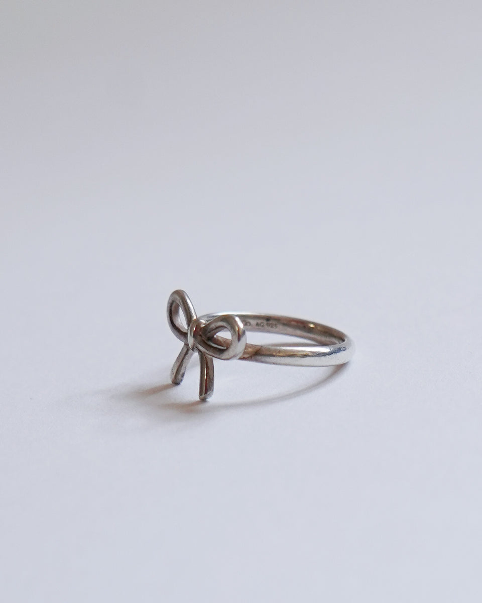 【ユーズド品】TIFFANY　Ribbon Ring　＊768 Silver Ribbon Ring / Size: 4 – Front General Store