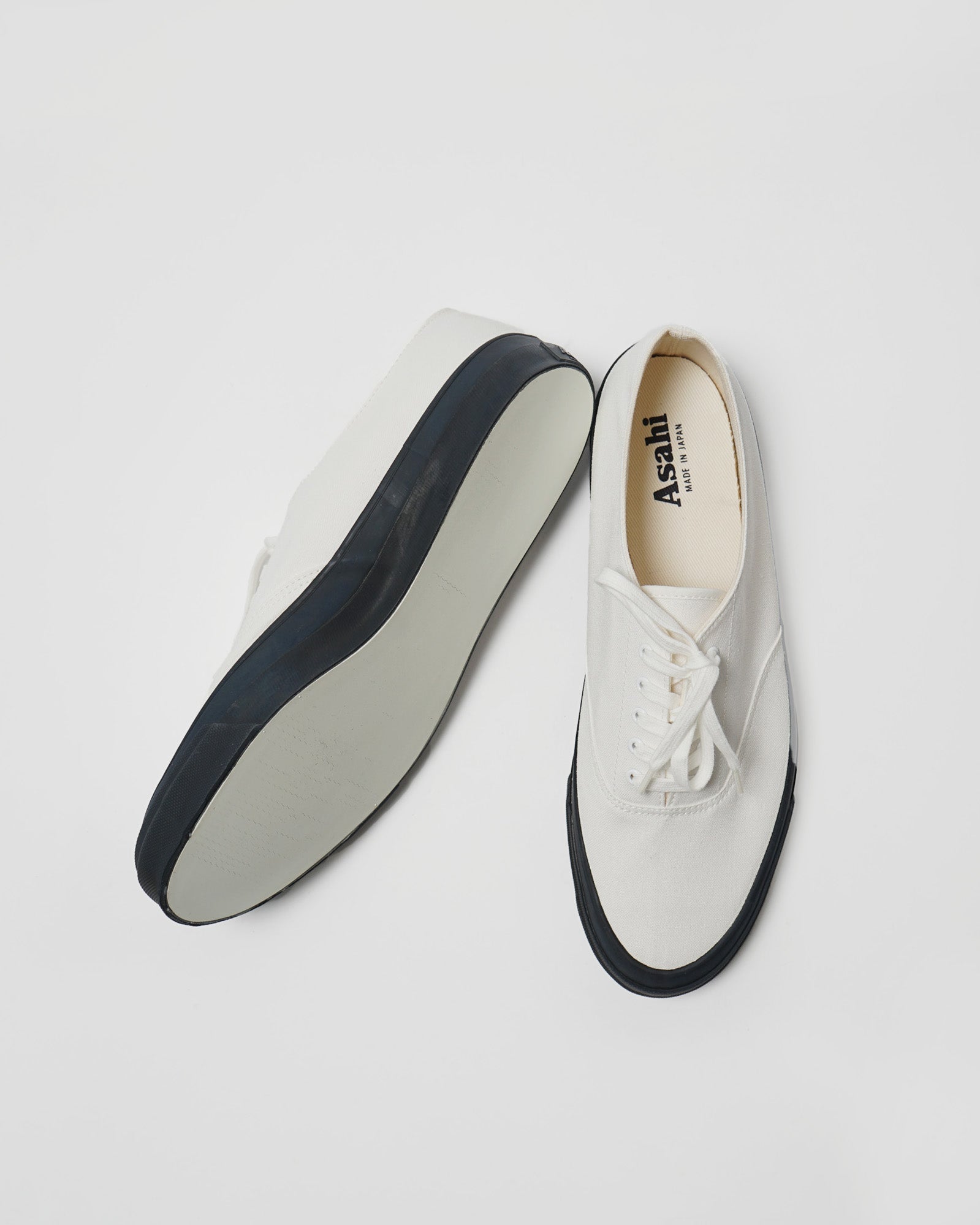Asahi - Deck Shoes / Monochrome