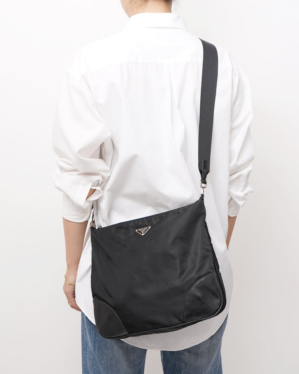 バッグ PRADA TESSUTO NYLON BODY SHOULDER BAG PRADA Tessuto Nylon Shoulder Bag Made in Italy – Front General Store