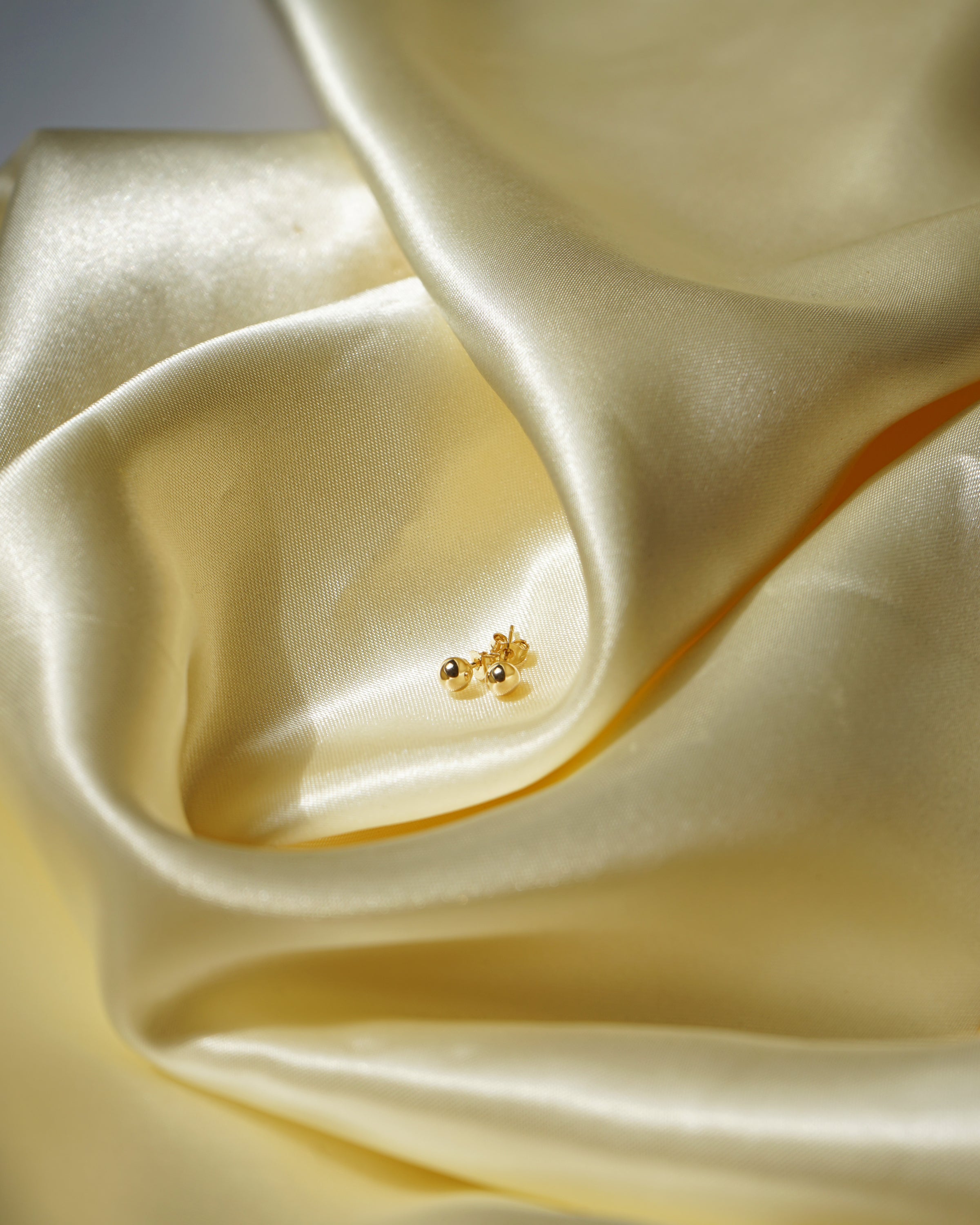 14k Gold Sphere Stud Earrings