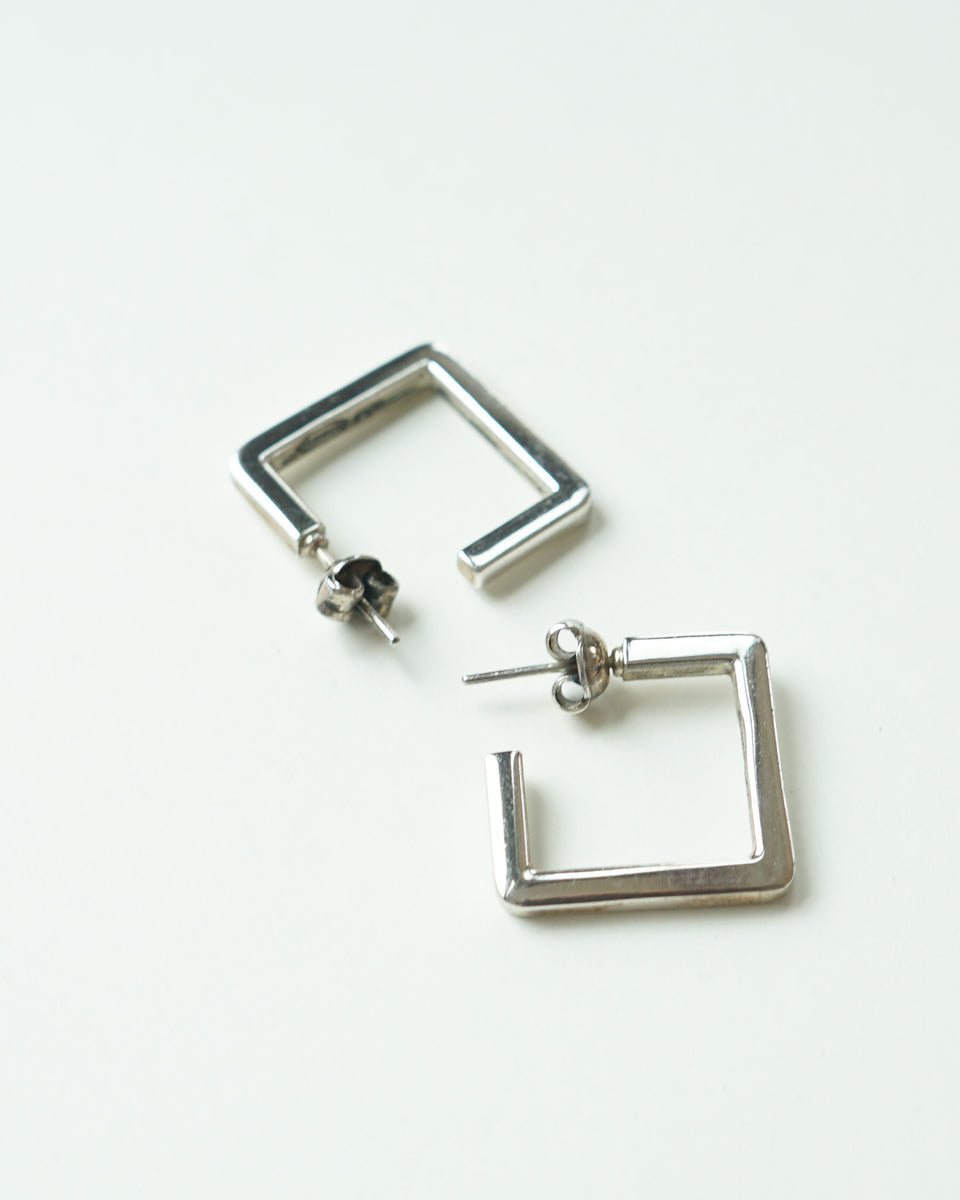 【HYERES LOR】24FW★ Triple Silver Square Slide Earrings HYERES LOR】24FW☆ Triple Silver Square Slide Earrings