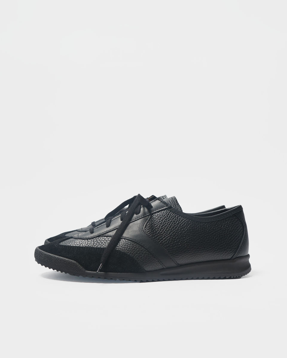 German Military Trainer 1717MSL / Black x Dark Brown Sole – Front