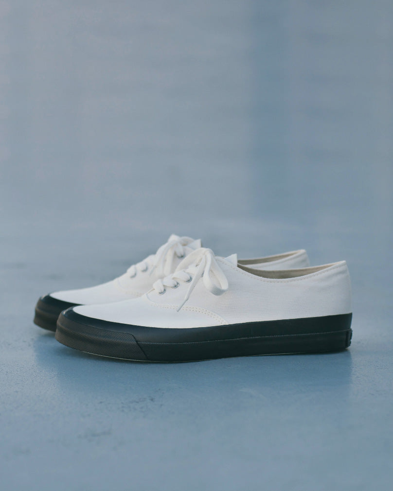 Asahi - Deck Shoes / Monochrome