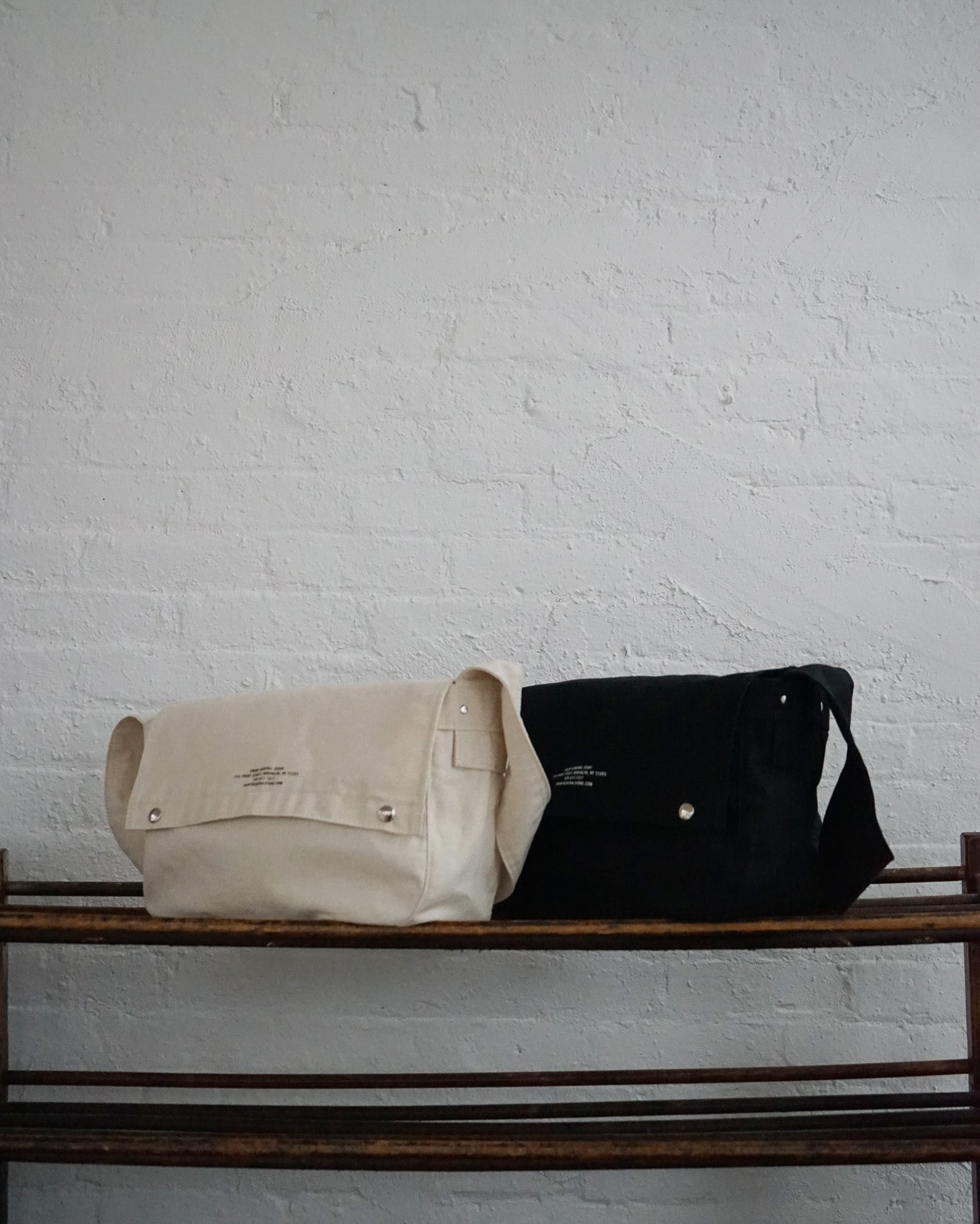 FGS Originals - Newspaper Bag Medium / Black