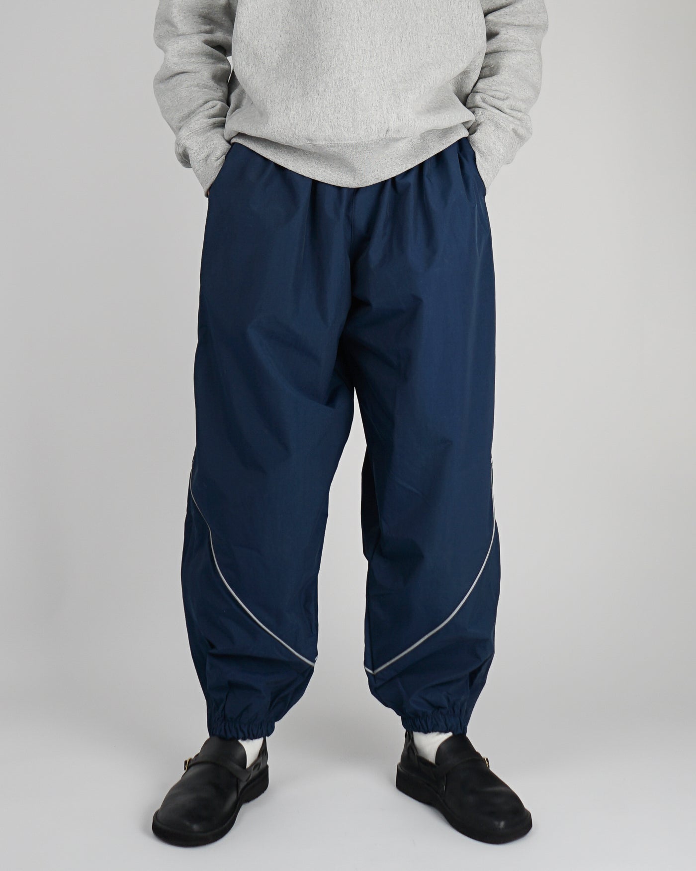 Men's Middle English Black