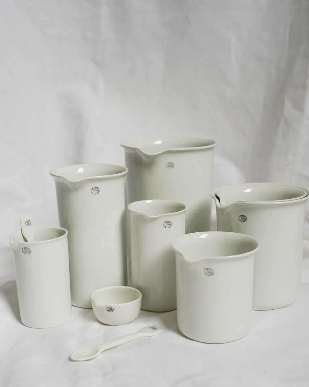 Beaker Low Spout / 227/3