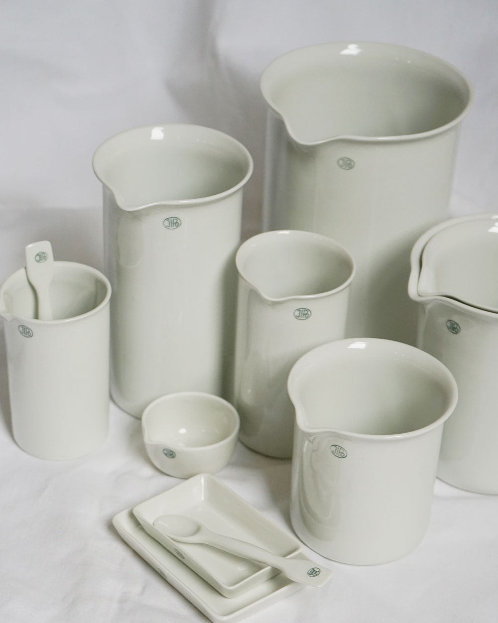 Beaker Low Spout / 227/2