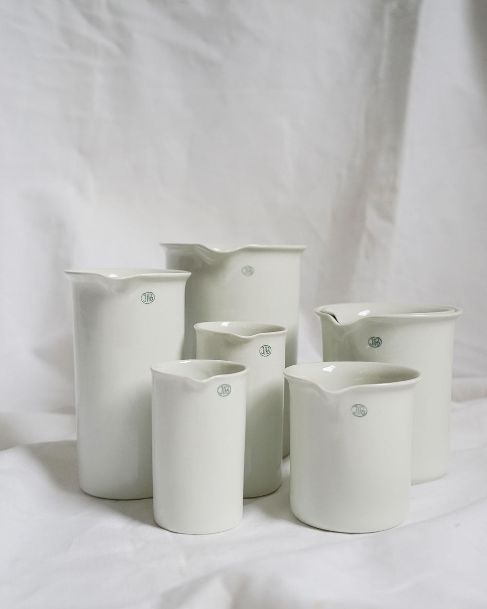 Beaker Low Spout / 227/3