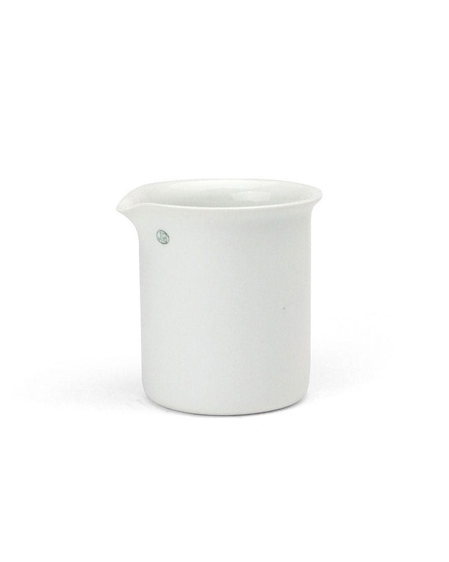 Beaker Low Spout / 227/1