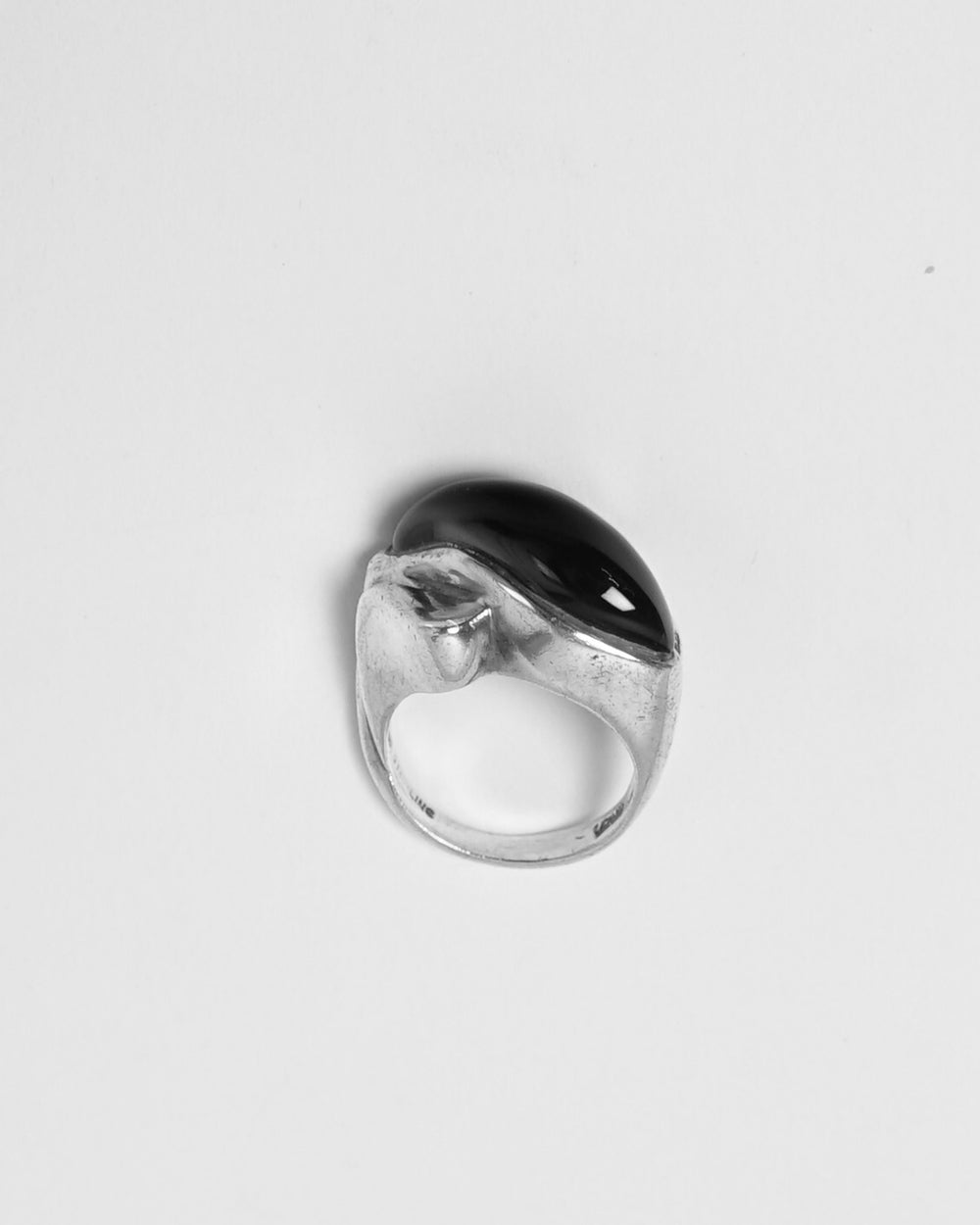 Silver Ring w/ Onyx / size: 6
