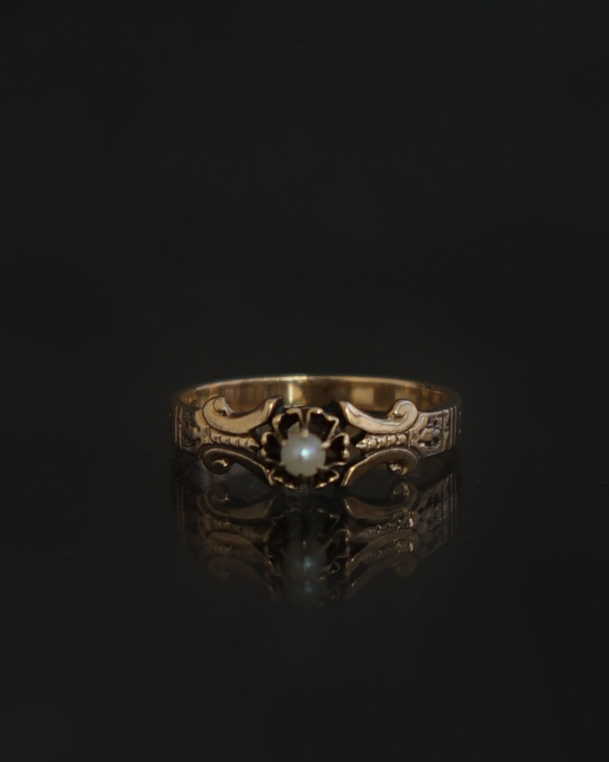 14k Gold Ring w/ Peal 