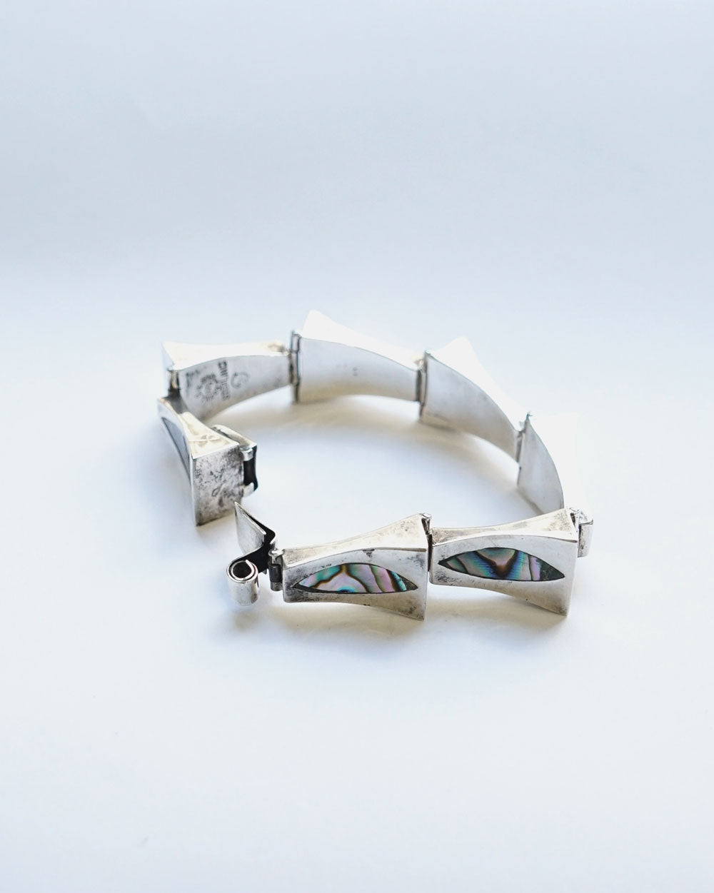 Silver Bracelet w/ Shell