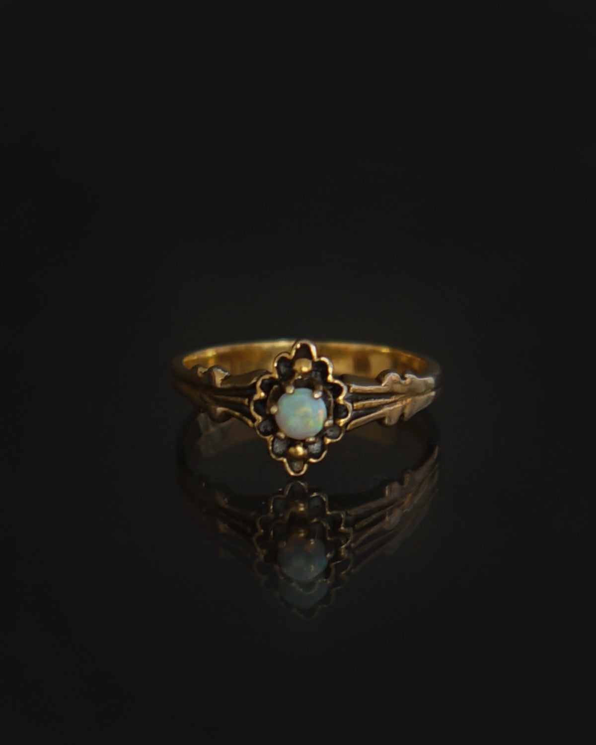 14k Gold Ring w/ Opal