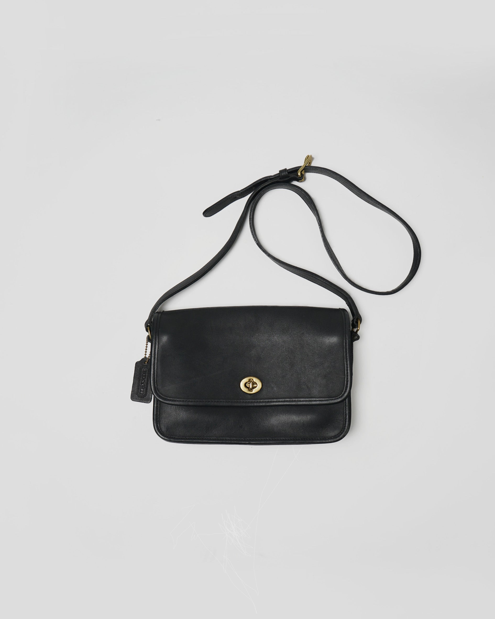 Leather Shoulder Bag / Black