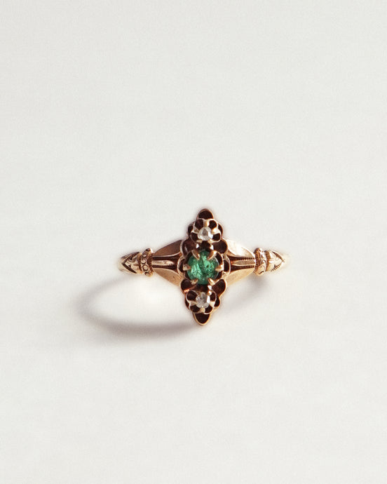 14k Gold Ring w/ Diamond & Emerald