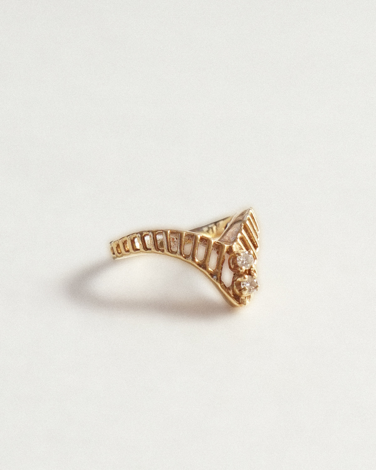 14k Gold Band Ring w/ Diamond