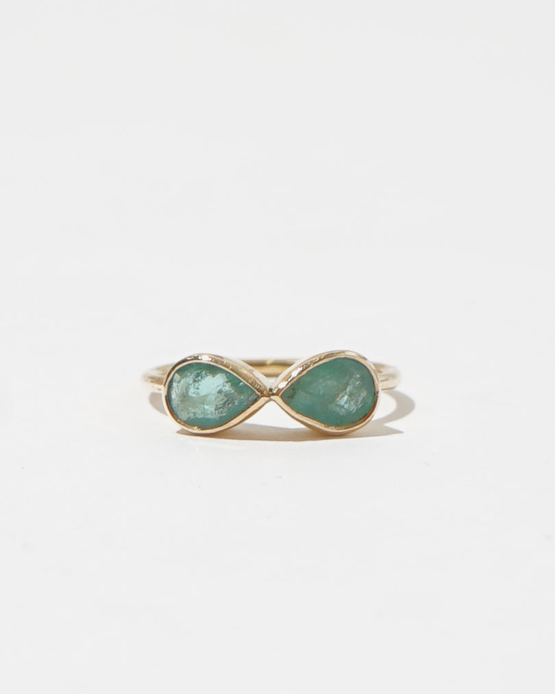 14k Gold Ring  w/ Emerald / size: 6
