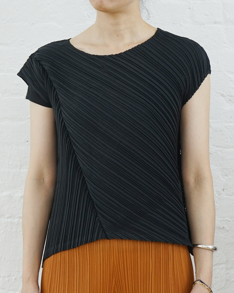 NEW COLORFUL BASICS 4 – ISSEY MIYAKE ONLINE STORE