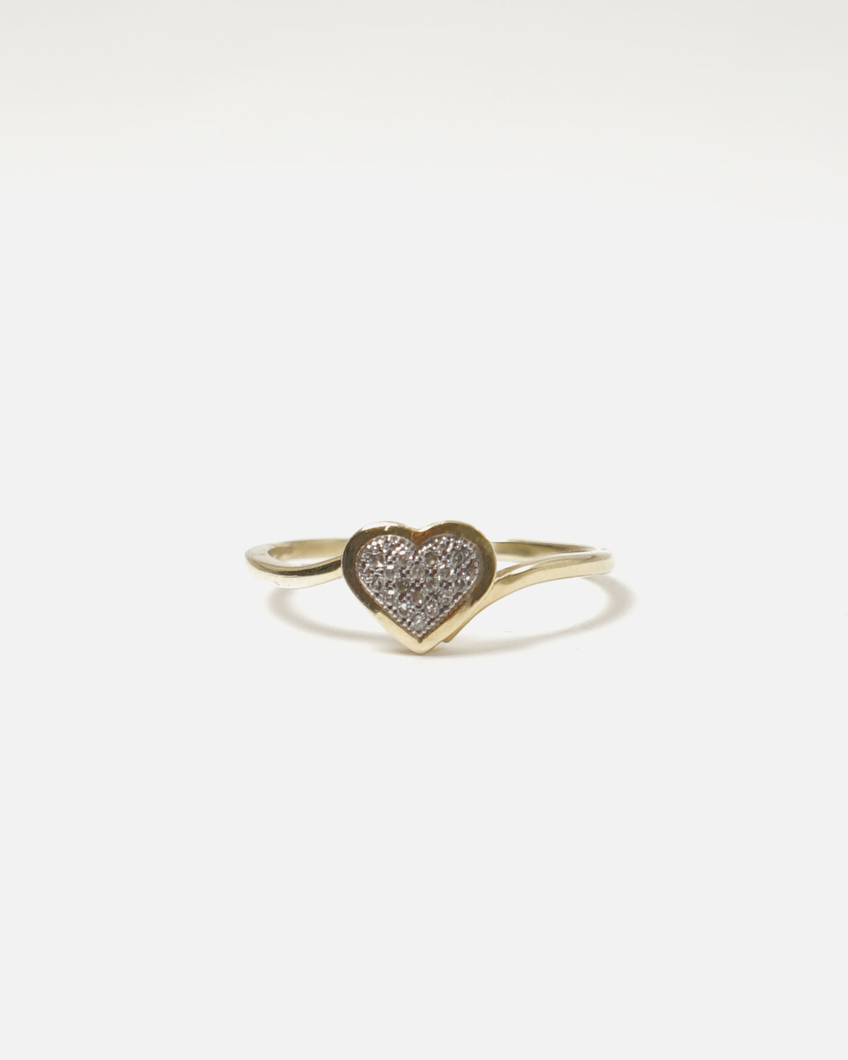 10k Gold Heart Ring w/ Diamond / size: 8
