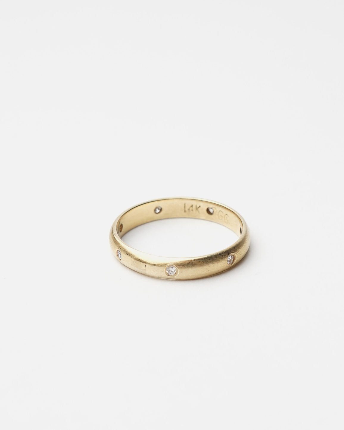 14k Gold Ring w/ Diamonds / size: 7.25