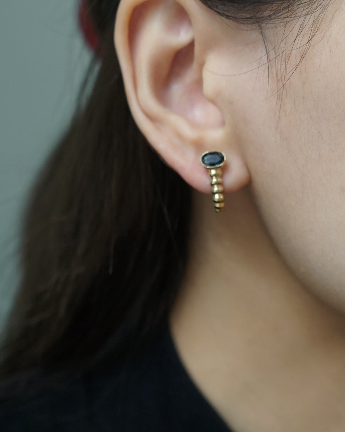 14k Gold Earrings w/ Sapphire