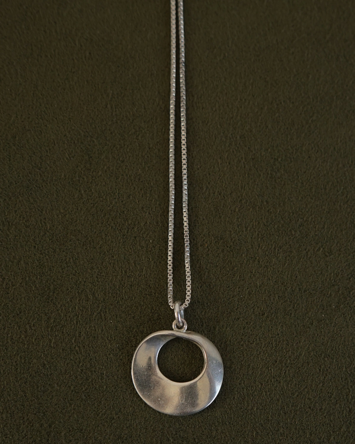 Silver Chain Necklace w/ Circle Charm