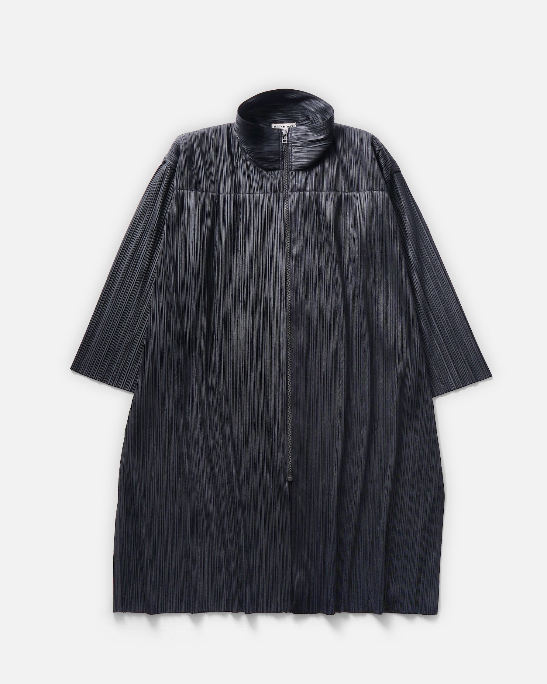 ISSEY MIYAKE Pleated Zip-Up Coat Made in Japan – Front General Store