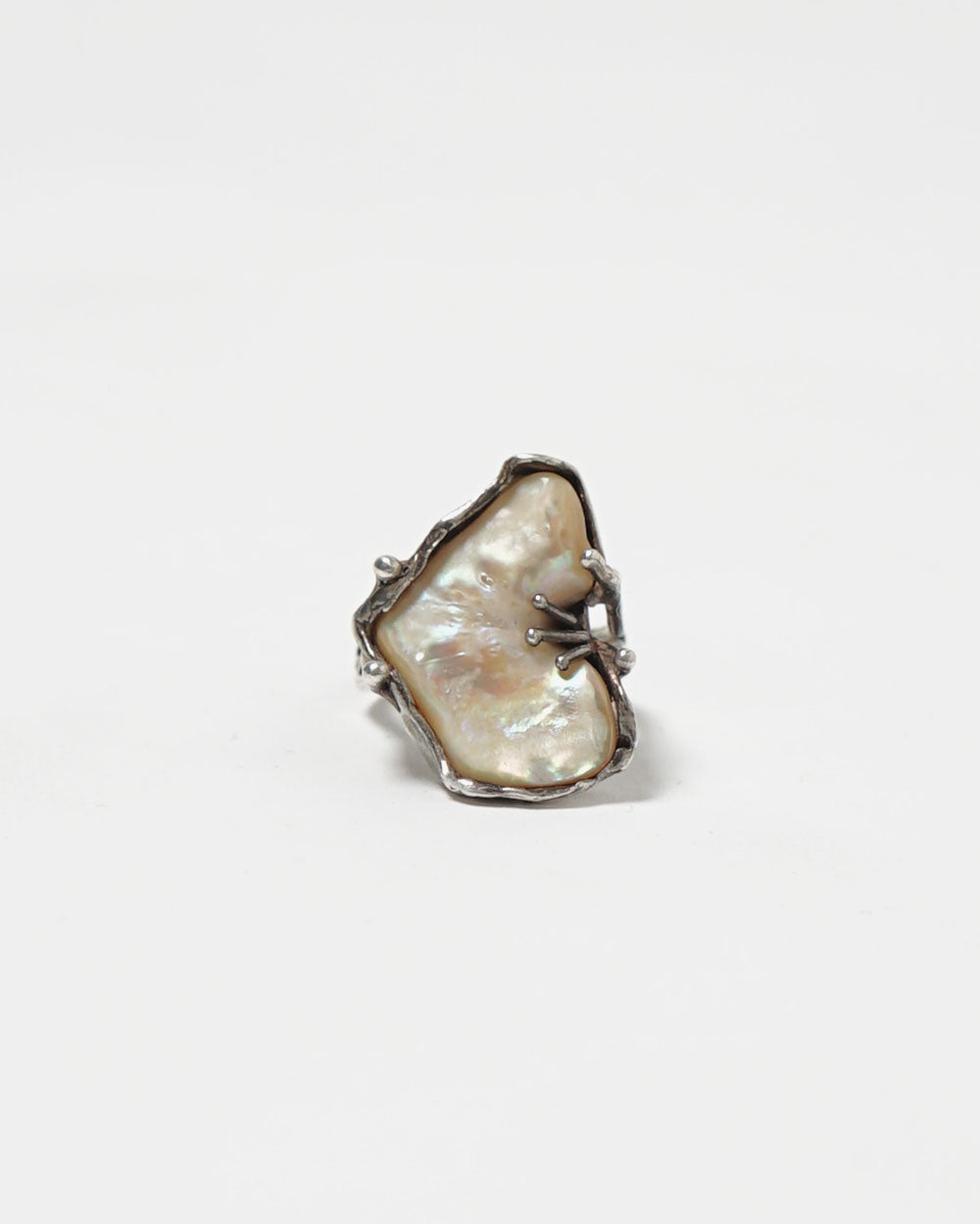 Silver Ring w/ Pearl / size: 5.5