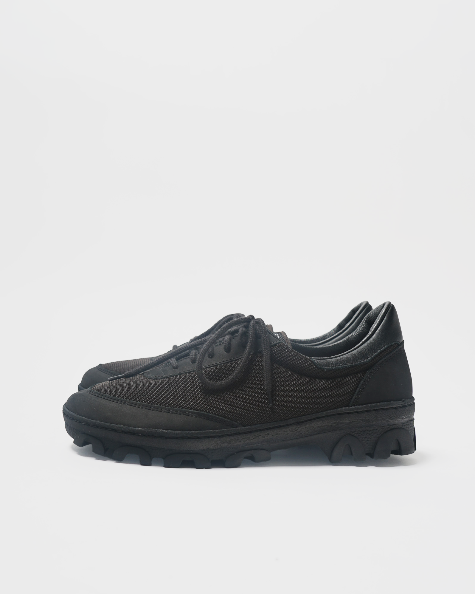 Canadian Military Trainer 1058CNL / Dark Brown x Black – Front