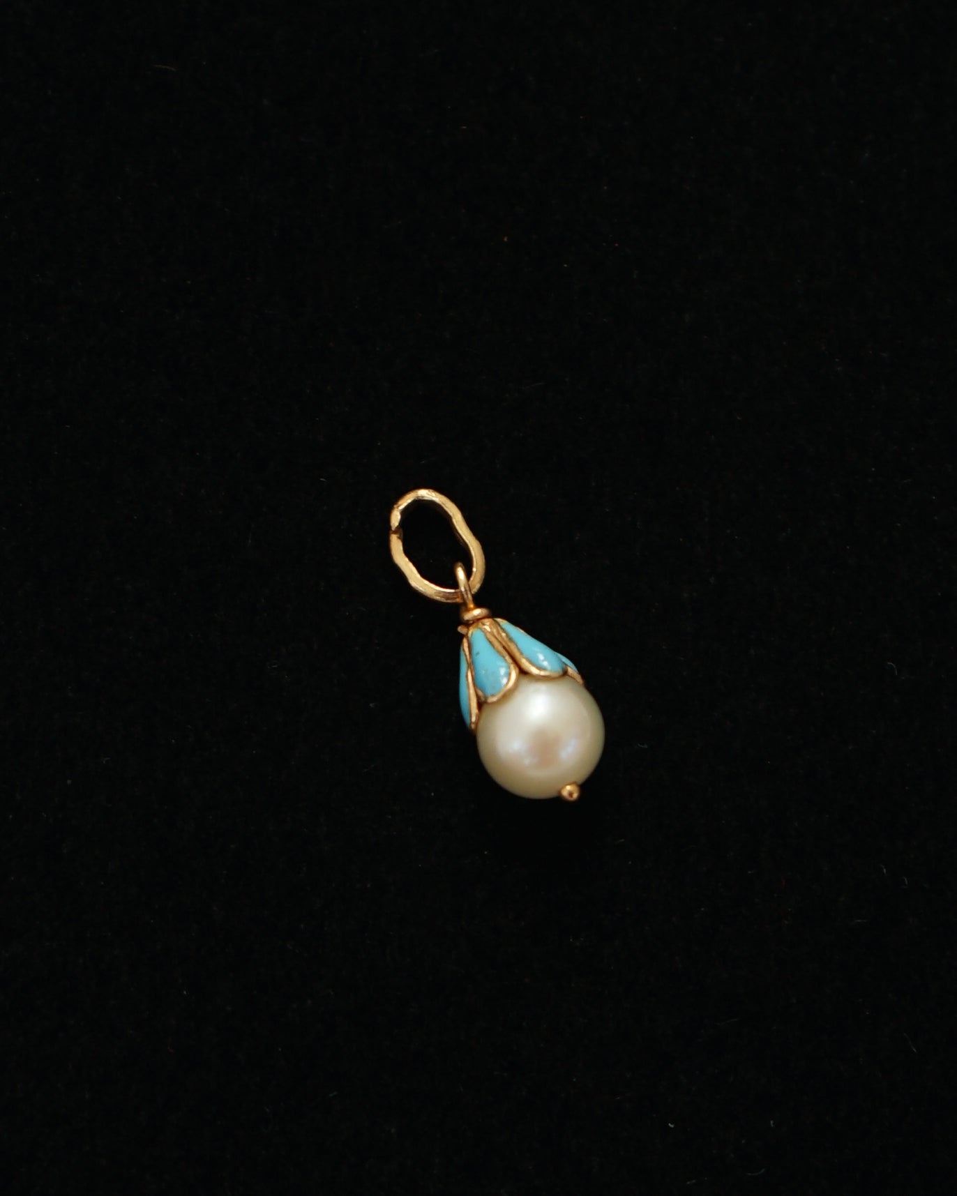 18k Gold x Pearl Charm