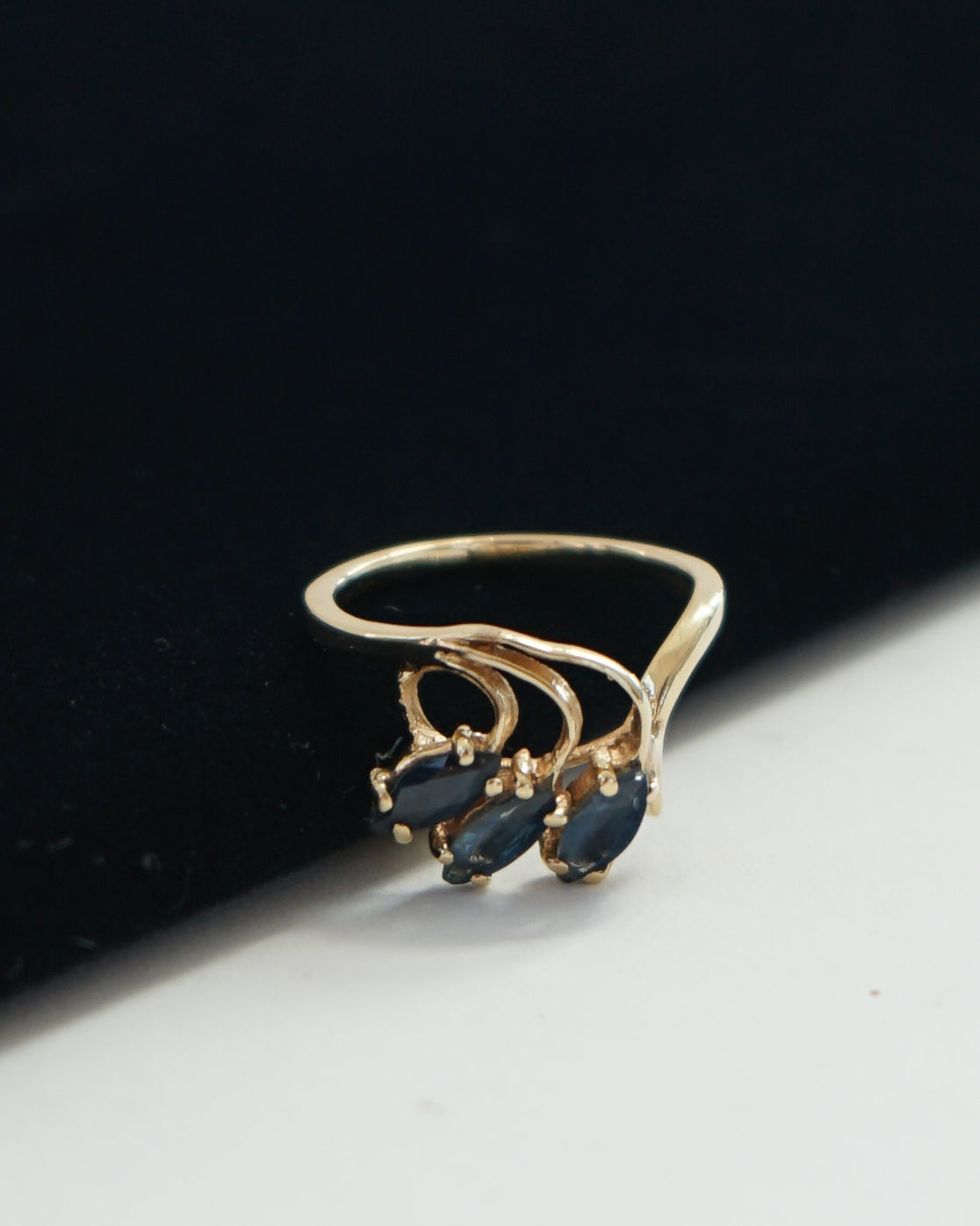 14k Gold Ring w/ Sapphire