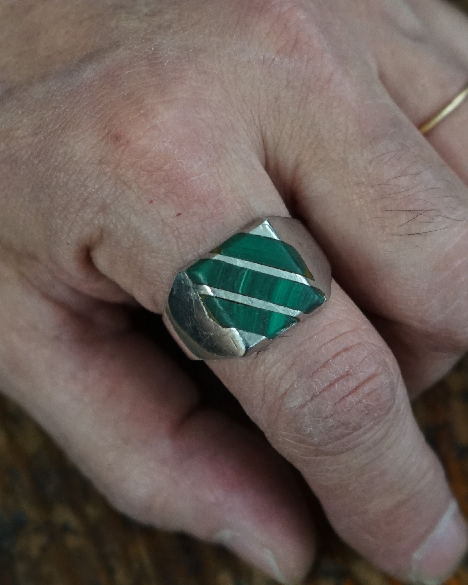 Silver Ring w/ Malachite / size: 14