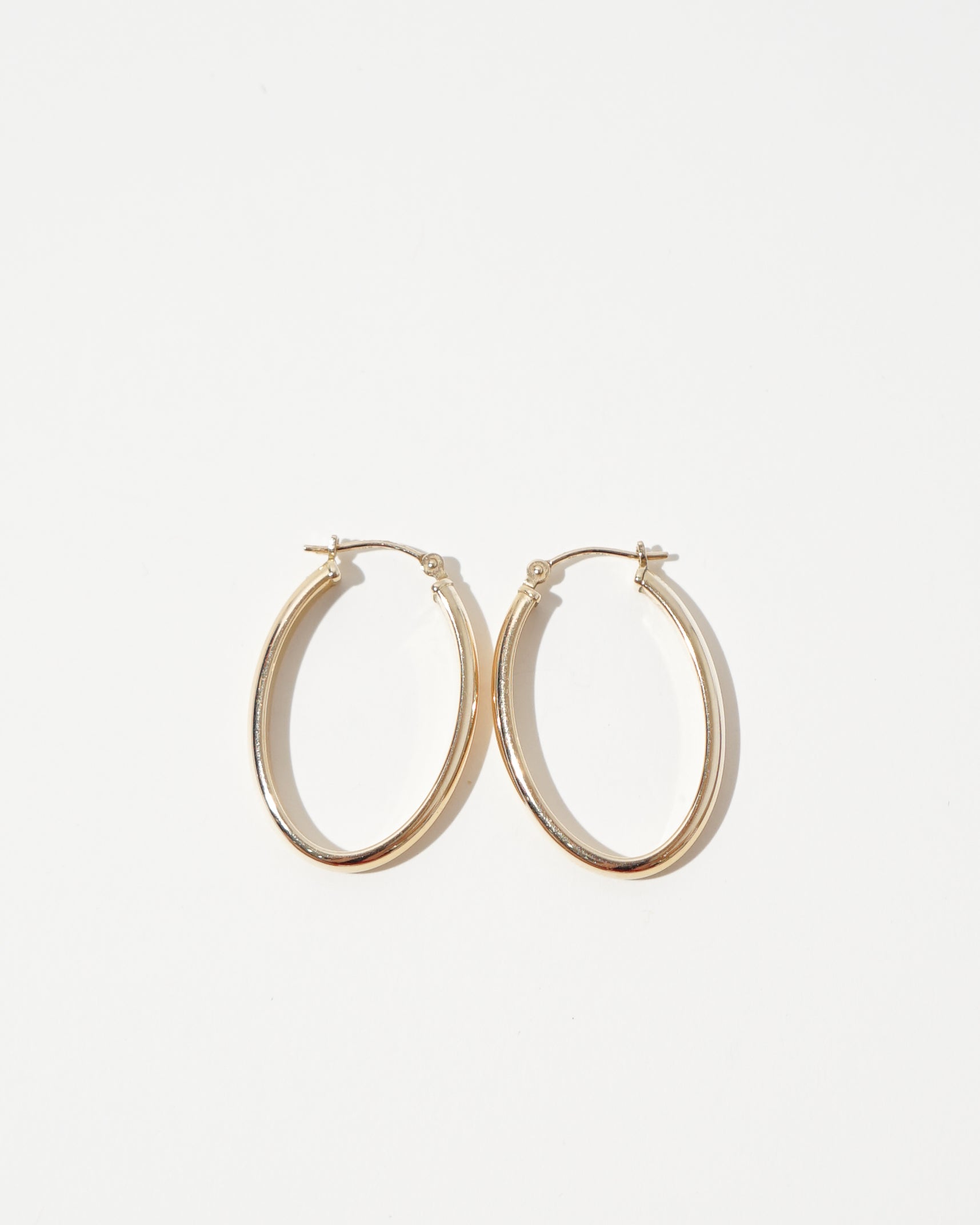 14k Gold Oval Hoop Earrings