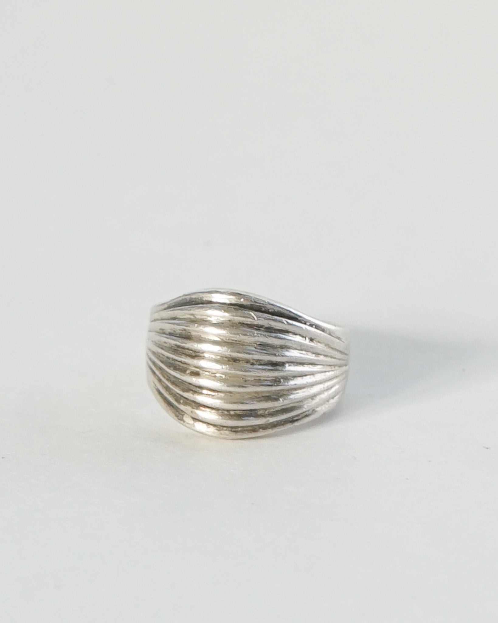 Silver Ring / size: 6