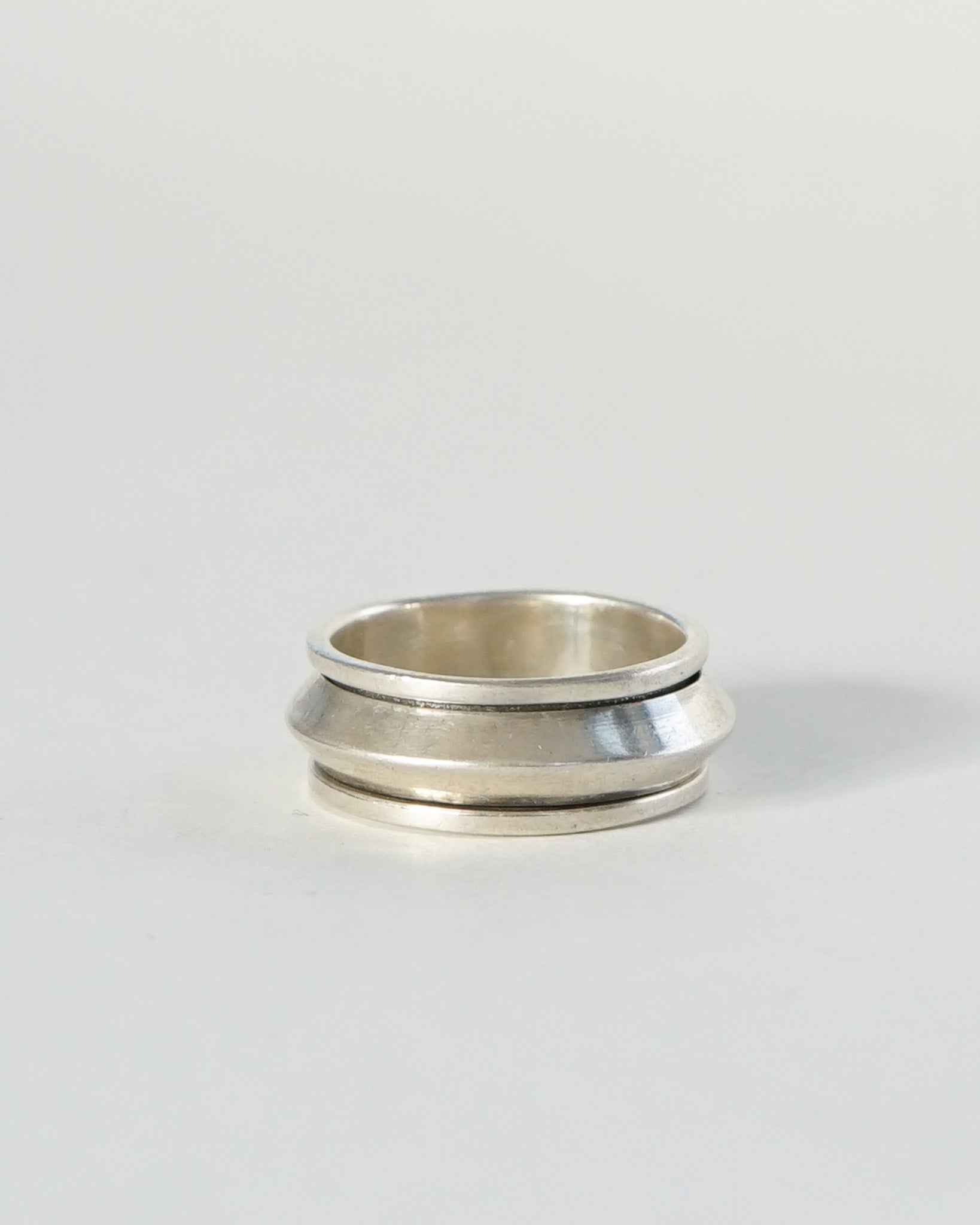 Silver Ring / size: 8