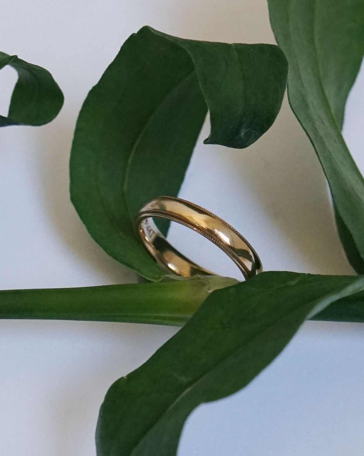 14k Gold Band Ring/ size: 11
