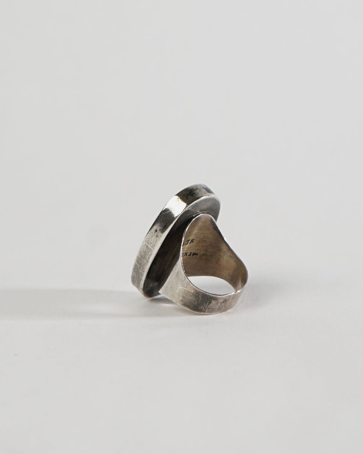 Silver Ring w/ Onyx / size: 6.5