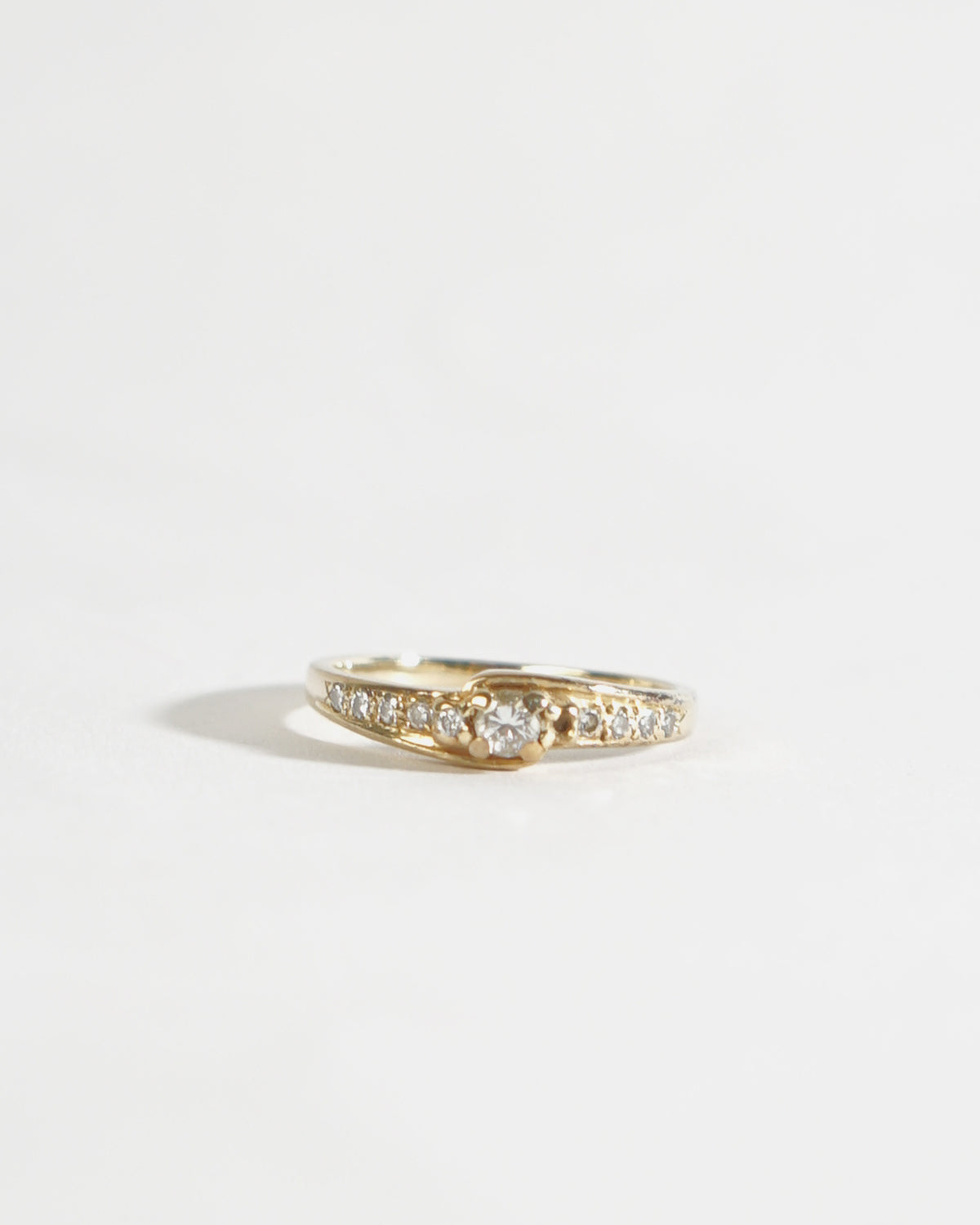 14k Gold x Diamonds Ring / size: 5