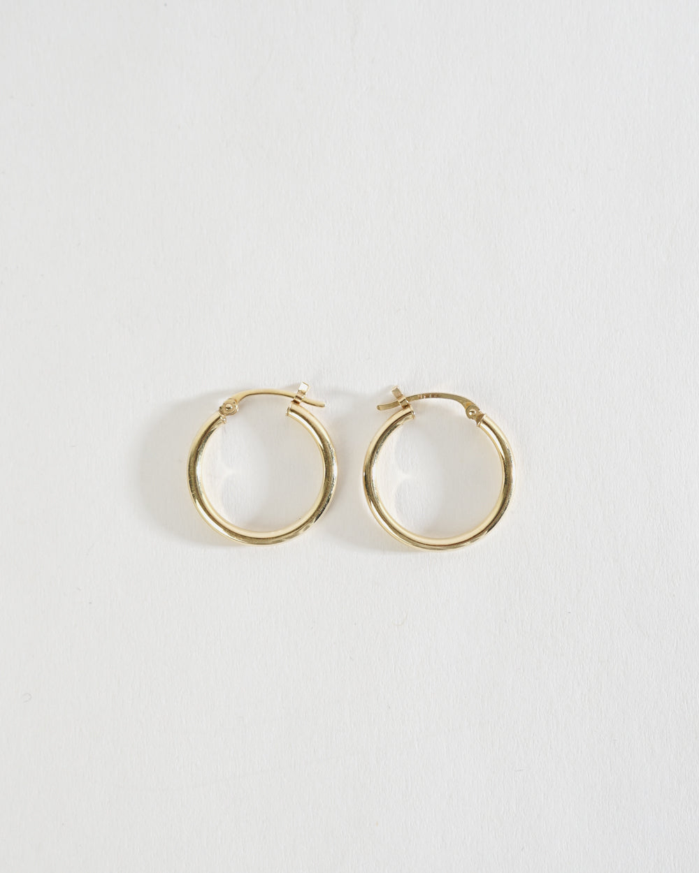 14k Gold Hoop Earrings / 0.75"